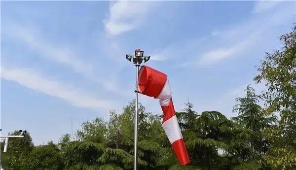 直升機停機坪上面的風袋有什么用,為什么每個停機坪上面都有